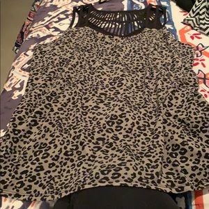 Cheetah print sleeveless shirt
